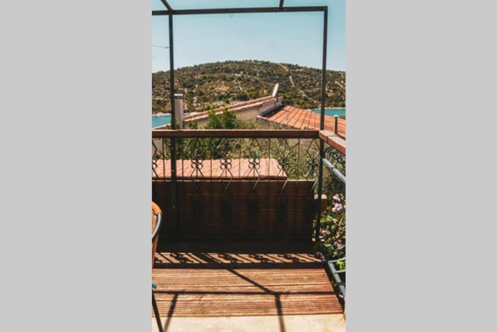 One Bedroom Apartment With Terrace And Seaview - B Sevid Εξωτερικό φωτογραφία